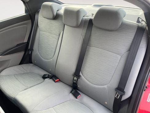 Used 2015 Hyundai Accent GLS image 13