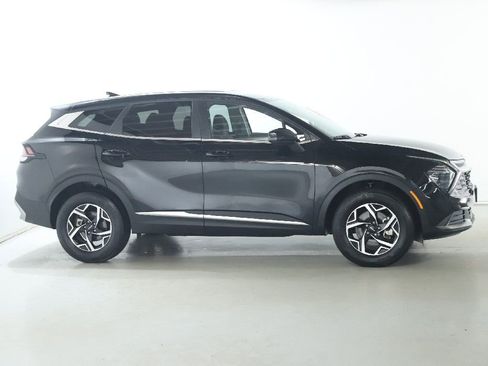 Used 2025 Kia Sportage LX image 11