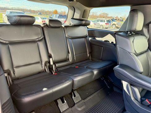 New 2025 Ford Expedition Platinum w/ Stealth Performance Package AWD/4WD image 22