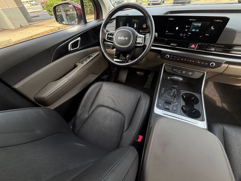Used 2026 Kia Carnival FWD image 36