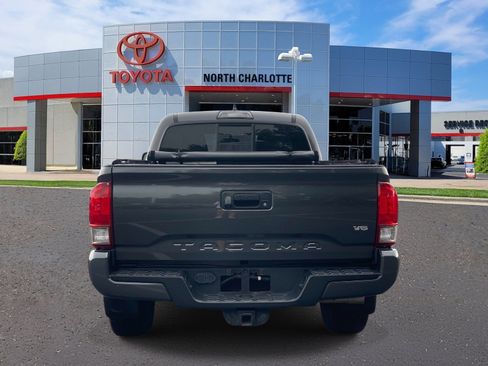 Used 2016 Toyota Tacoma TRD Sport w/ Towing Package RWD image 5