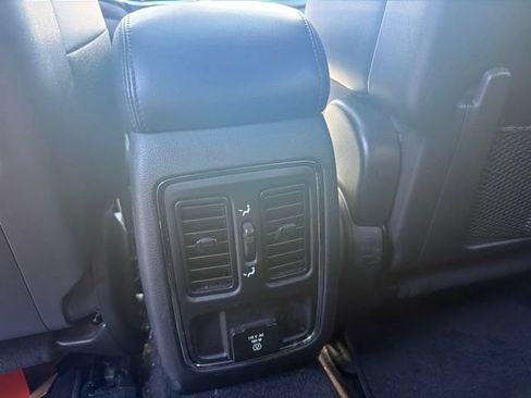 Used 2019 Jeep Grand Cherokee Altitude AWD/4WD image 20