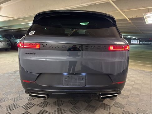 Used 2024 Land Rover Range Rover Sport SE image 6