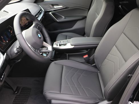 Certified 2025 BMW X1 xDrive28i w/ Technology Package image 15