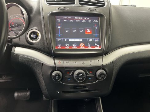 Used 2014 Dodge Journey SXT w/ Flexible Seating Group image 16