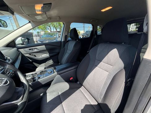 Used 2025 Nissan Rogue SV AWD/4WD image 28