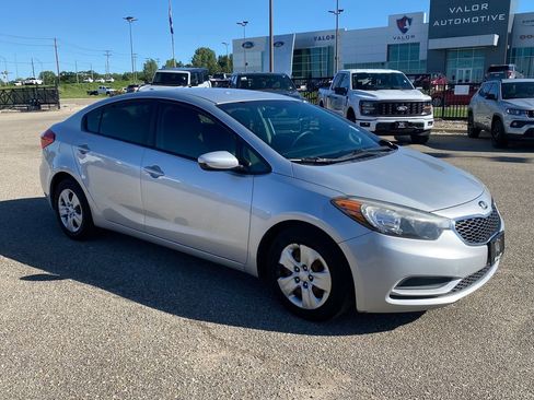 Used 2016 Kia Forte LX FWD image 8