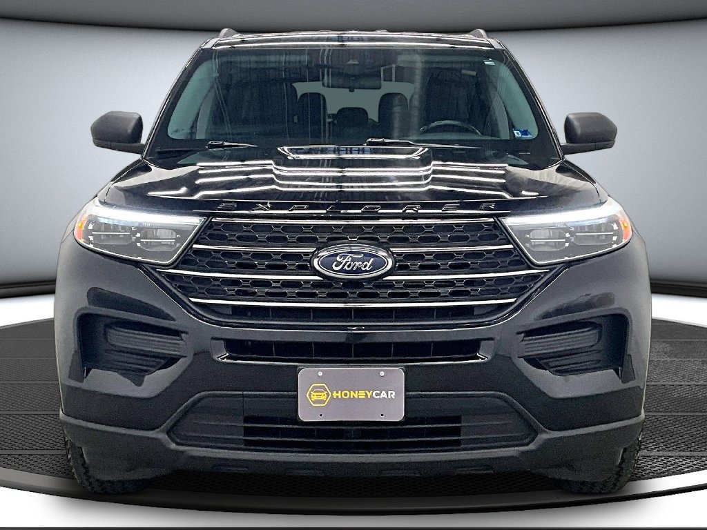 Used 2021 Ford Explorer XLT AWD/4WD image 2