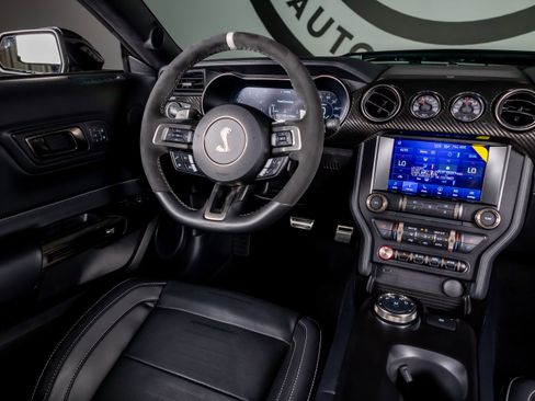 Used 2022 Ford Mustang Shelby GT500 w/ Technology Package image 6