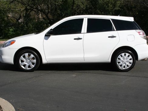 Used 2005 Toyota Matrix image 8