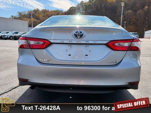 Used 2020 Toyota Camry LE image 6