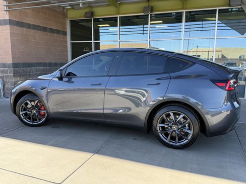 Used 2020 Tesla Model Y Long Range image 5