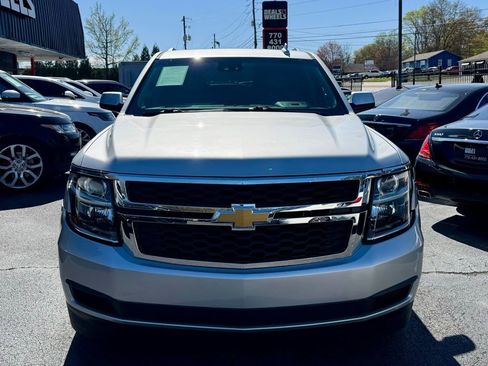 Used 2019 Chevrolet Suburban LT image 2