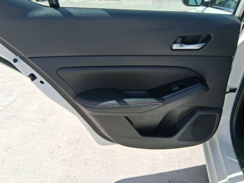 Used 2024 Nissan Altima 2.0 SR FWD image 15