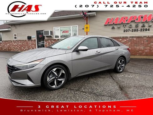 Used 2023 Hyundai Elantra SEL w/ Convenience Package FWD image 2