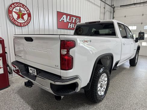 Used 2021 Chevrolet Silverado 2500 LT w/ Fleet Comfort Package AWD/4WD image 20