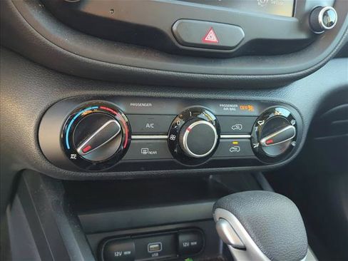 Used 2022 Kia Soul LX w/ Technology Package FWD image 22