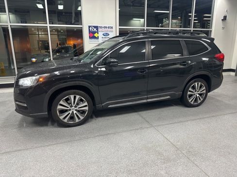 Used 2022 Subaru Ascent Limited w/ Technology Package image 2