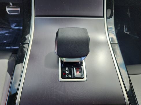 New 2026 Land Rover Range Rover Velar Dynamic SE image 16