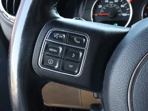 Used 2016 Jeep Wrangler Unlimited Sahara w/ Connectivity Group AWD/4WD image 29