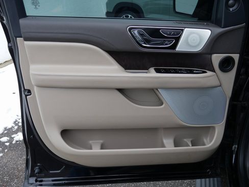 Used 2022 Lincoln Navigator Reserve image 33