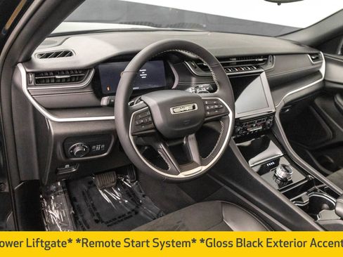 Used 2023 Jeep Grand Cherokee L Laredo AWD/4WD image 5