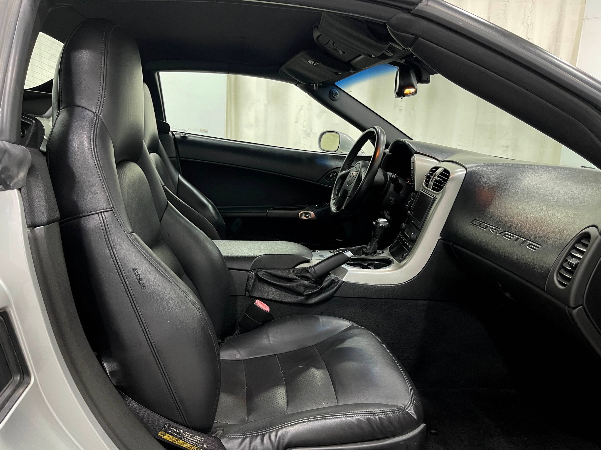 Used 2005 Chevrolet Corvette Convertible w/ Preferred Equipment Group RWD image 26