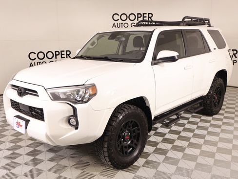 Used 2023 Toyota 4Runner SR5 AWD/4WD image 10