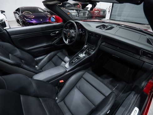 Used 2019 Porsche 911 AWD/4WD image 32