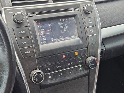 Used 2017 Toyota Camry SE image 10