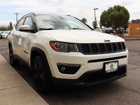 Used 2019 Jeep Compass Latitude FWD image 18