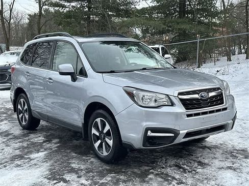 Used 2018 Subaru Forester 2.5i Premium w/ All-Weather Package image 17