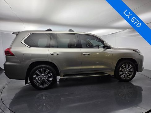 Used 2017 Lexus LX 570 4WD w/ Luxury Package image 6