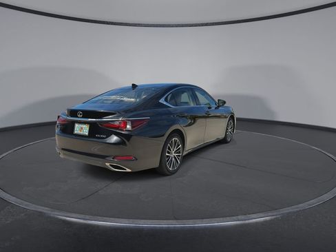 Used 2025 Lexus ES 350 w/ Premium Package image 8