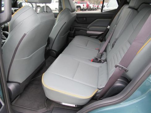 Used 2025 Toyota 4Runner Trailhunter image 31