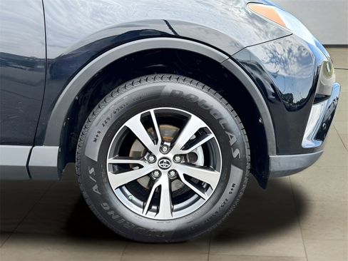 Used 2018 Toyota RAV4 XLE image 41