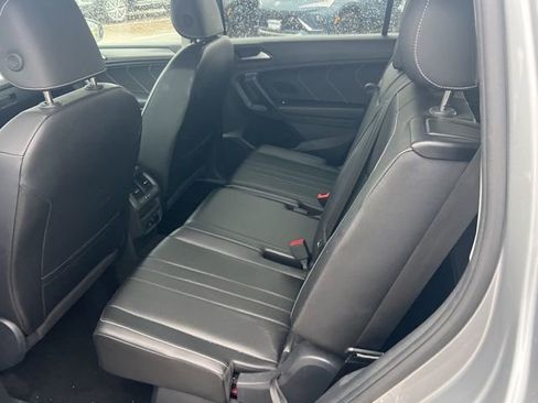 Used 2024 Volkswagen Tiguan SE image 7