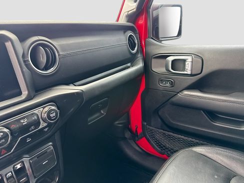 Used 2022 Jeep Wrangler Unlimited Sahara AWD/4WD image 18