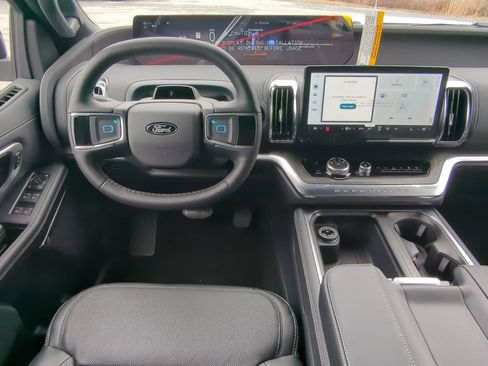 New 2026 Ford Expedition Platinum w/ Stealth Performance Package AWD/4WD image 14