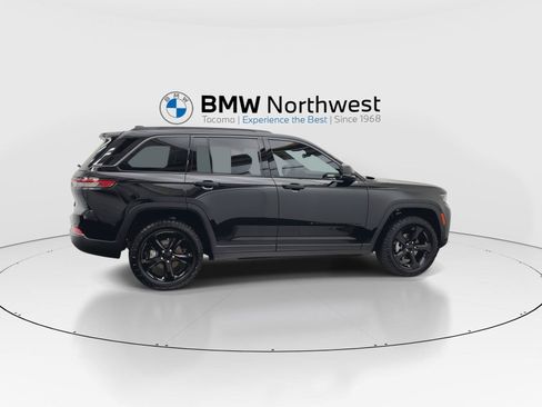 Used 2026 Jeep Grand Cherokee Limited w/ Limited Altitude Package AWD/4WD image 4