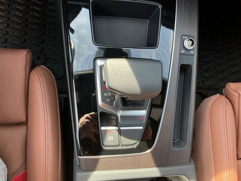 Used 2025 Audi Q5 e Premium image 21