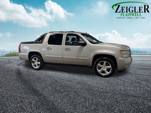 Used 2007 Chevrolet Avalanche LTZ w/ LTZ Preferred Equipment Group image 10