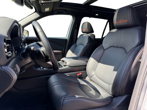 Used 2024 Honda Pilot TrailSport image 10