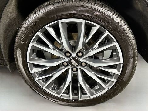 Used 2024 Cadillac XT4 Sport image 32