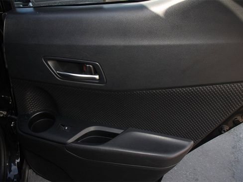 Used 2018 Toyota C-HR XLE image 26