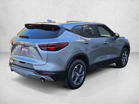 Used 2025 Chevrolet Blazer LT image 5