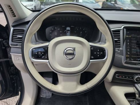 Used 2020 Volvo XC90 T6 Momentum w/ Protection Package Premier AWD/4WD image 12