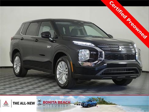 Used 2024 Mitsubishi Outlander ES image 1