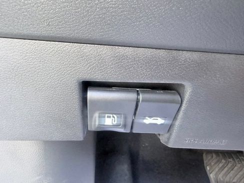 Used 2024 Nissan Versa SV FWD image 20