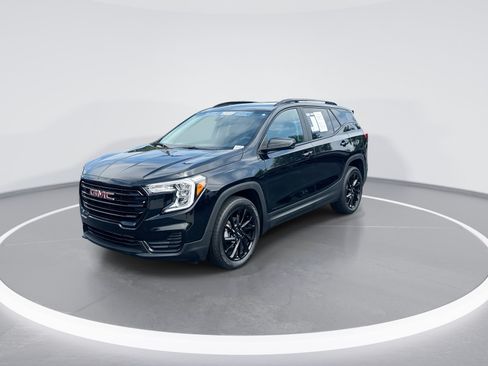 Used 2023 GMC Terrain SLE w/ Driver Convenience Package FWD image 5